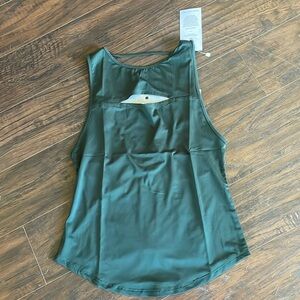 NWT BuffBunny Botanical Top- Nearly Natural